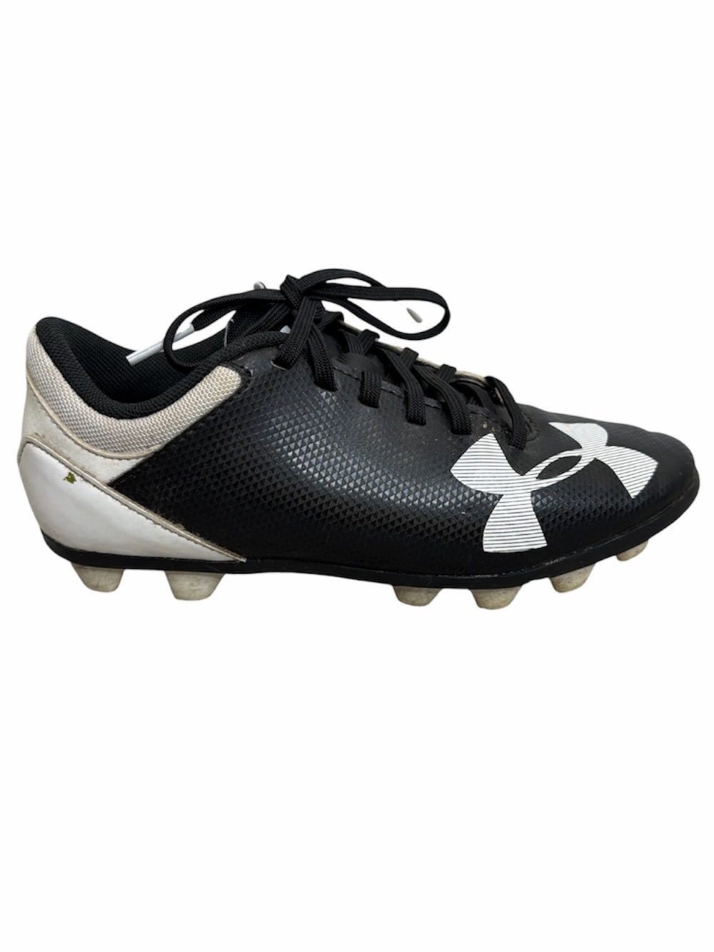 Under Armour black with lace up kids youth soccer cleats 1Y
